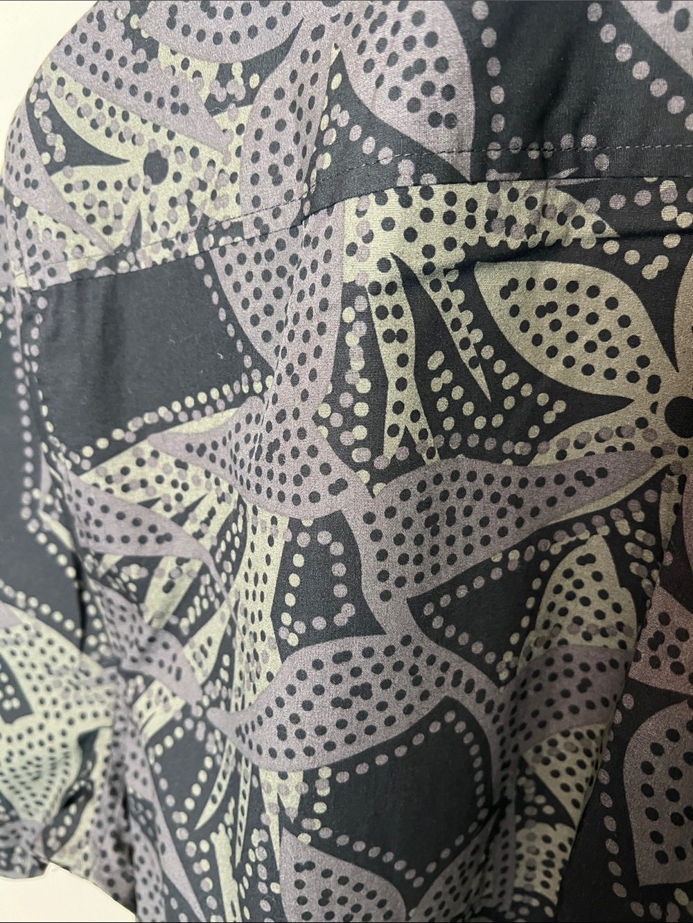 Billabong Black and Olive Green Floral Short Sleeve Button-Up Shirt - Picture 6 of 7